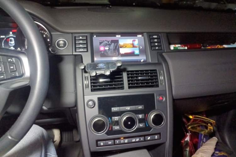 Used Land Rover Discovery Sport 2019 200PS PURE Edition China VI Standard Audio And AC Panel
