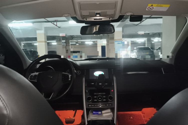 Used Land Rover Discovery Sport 2019 240 PS SE Version China VI Standard Center Console