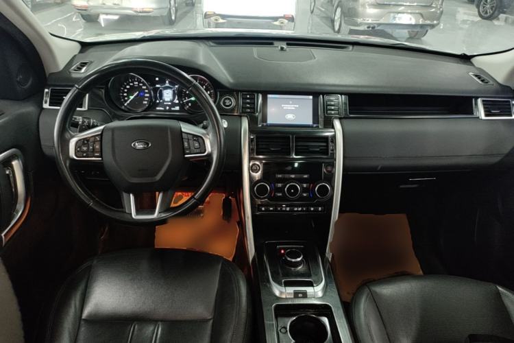 Used Land Rover Discovery Sport 2019 240 PS SE Version China VI Standard Center Console