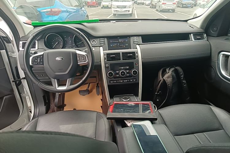 Used Land Rover Discovery Sport 2019 240 PS SE Version China V Standard Center Console