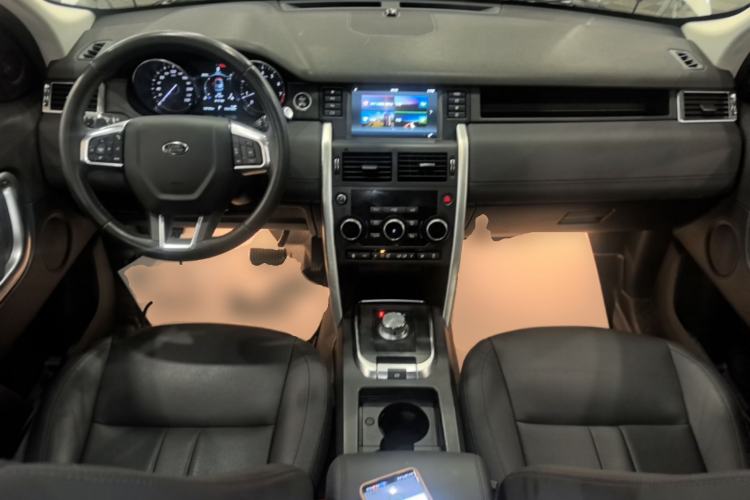 Used Land Rover Discovery Sport 2019 240 PS SE Version China VI Standard Center Console