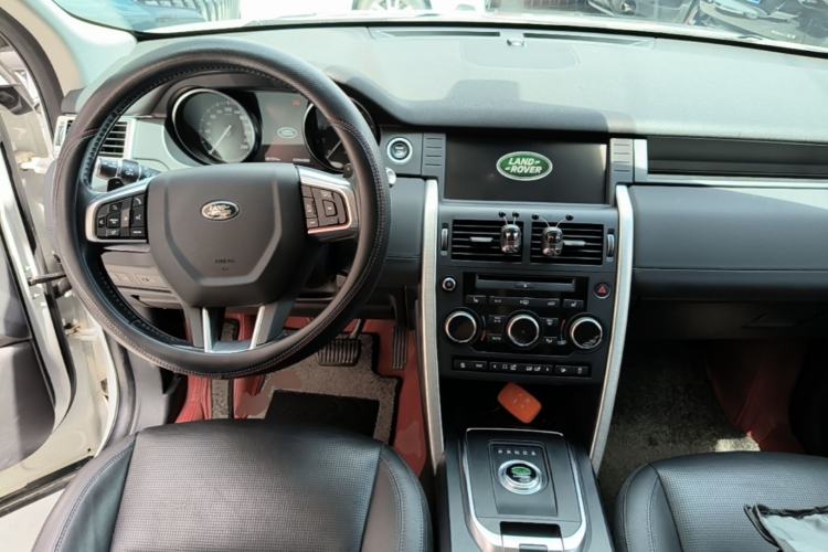 Used Land Rover Discovery Sport 2019 240 PS HSE Version China V Standard Center Console