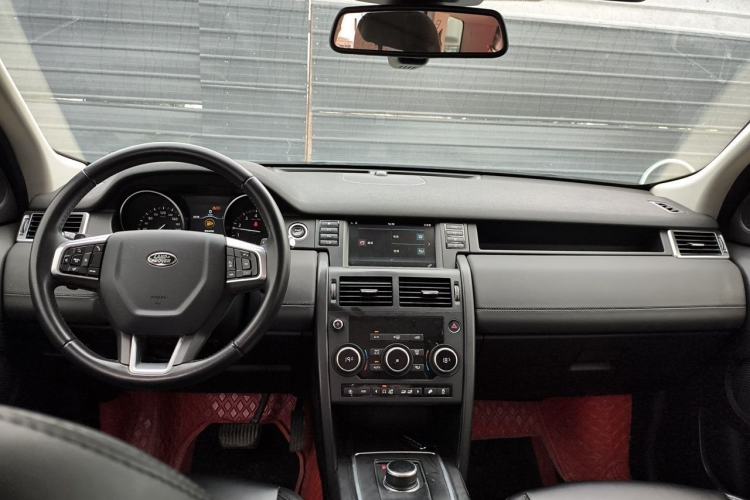 Used Land Rover Discovery Sport 2019 240 PS PURE Edition China VI Standard Center Console