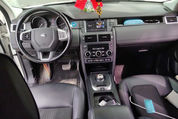 Used Land Rover Discovery Sport 2019 200PS PURE Edition China VI Standard Center Console