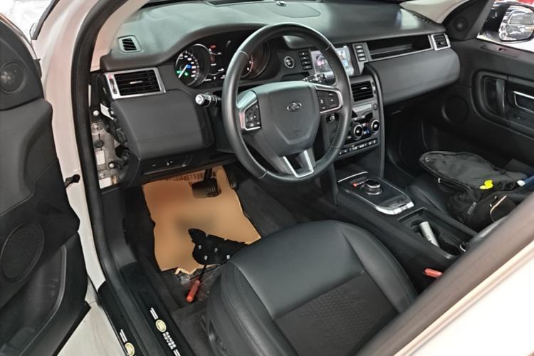 Used Land Rover Discovery Sport 2019 200PS PURE Edition China VI Standard Center Console
