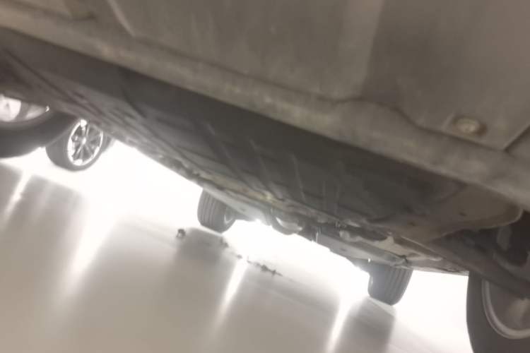 Used Land Rover Discovery Sport 2019 240 PS SE Version China VI Standard Chassis Front