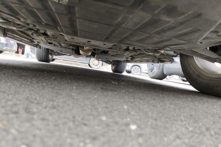 Used Land Rover Discovery Sport 2019 240 PS SE Version China VI Standard Chassis Front