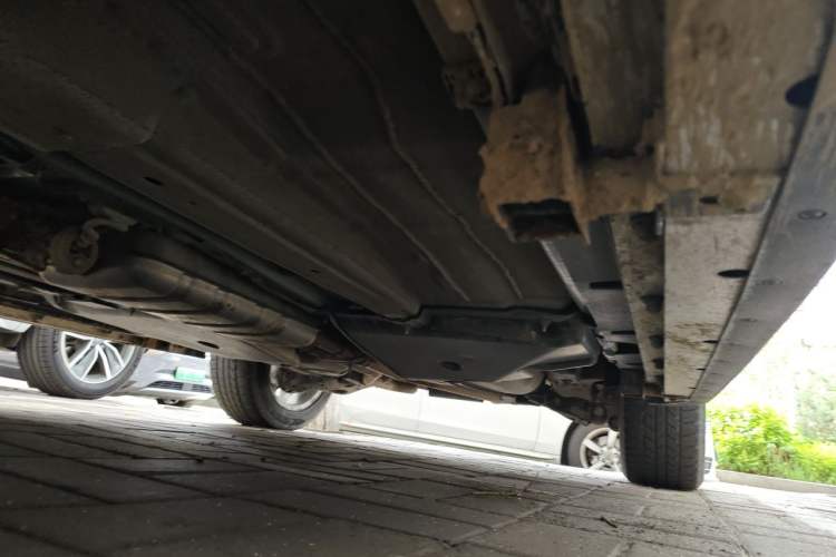 Used Land Rover Discovery Sport 2019 240 PS HSE Version China VI Standard Chassis Front Left