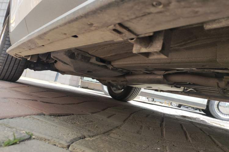 Used Land Rover Discovery Sport 2019 240 PS SE Version China VI Standard Chassis Front Right