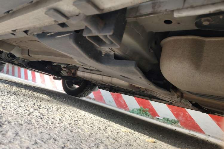 Used Land Rover Discovery Sport 2019 240 PS HSE Version China VI Standard Chassis Rear Left