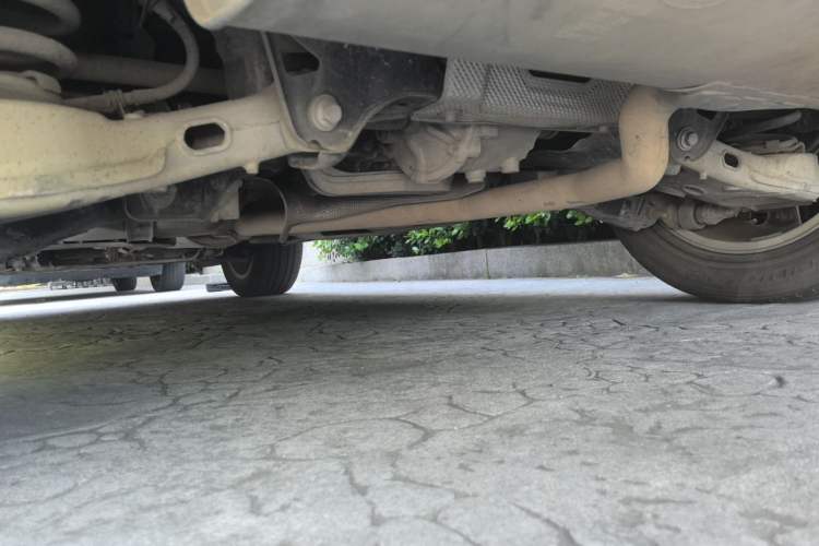 Used Land Rover Discovery Sport 2019 240 PS SE Version China VI Standard Chassis Rear Left
