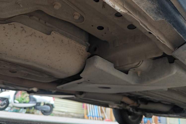 Used Land Rover Discovery Sport 2019 240 PS SE Version China VI Standard Chassis Rear Right