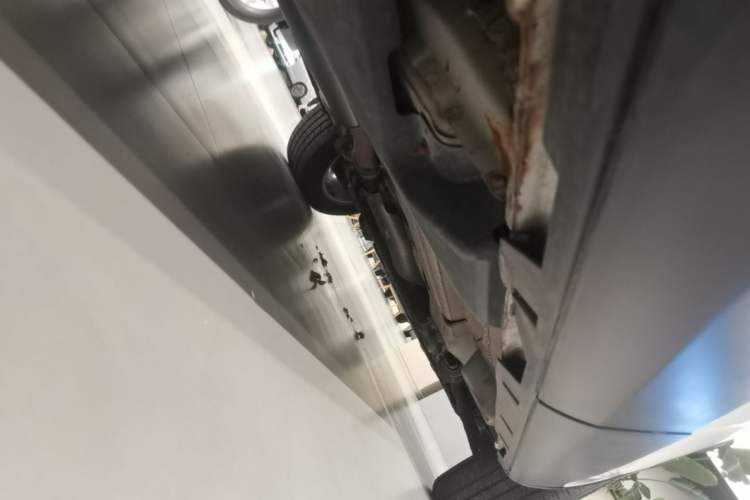Used Land Rover Discovery Sport 2019 240 PS SE Version China VI Standard Chassis Rear Right