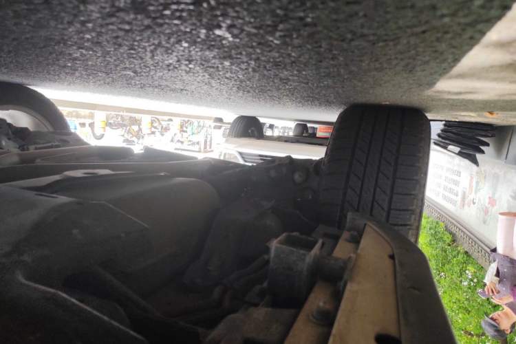 Used Land Rover Discovery Sport 2019 240 PS HSE Version China VI Standard Chassis Rear Right