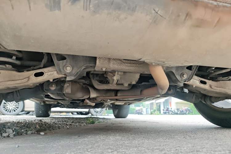 Used Land Rover Discovery Sport 2019 240 PS SE Version China VI Standard Chassis Rear