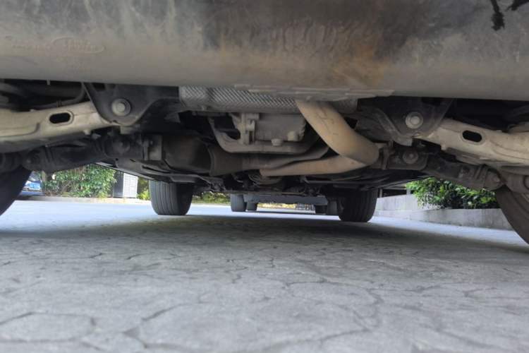 Used Land Rover Discovery Sport 2019 240 PS SE Version China VI Standard Chassis Rear
