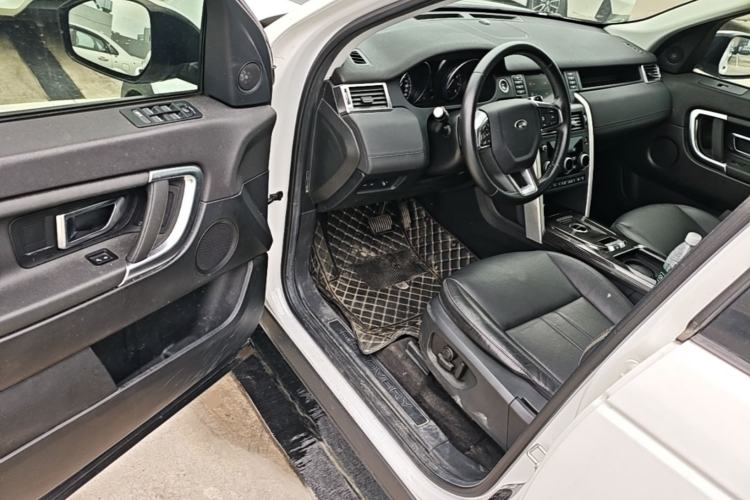 Used Land Rover Discovery Sport 2019 240 PS SE Version China VI Standard Driver Seat