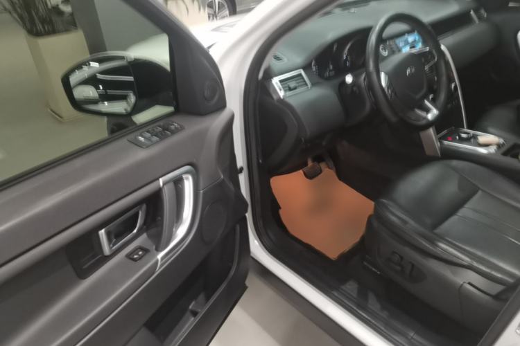 Used Land Rover Discovery Sport 2019 240 PS SE Version China VI Standard Driver Seat