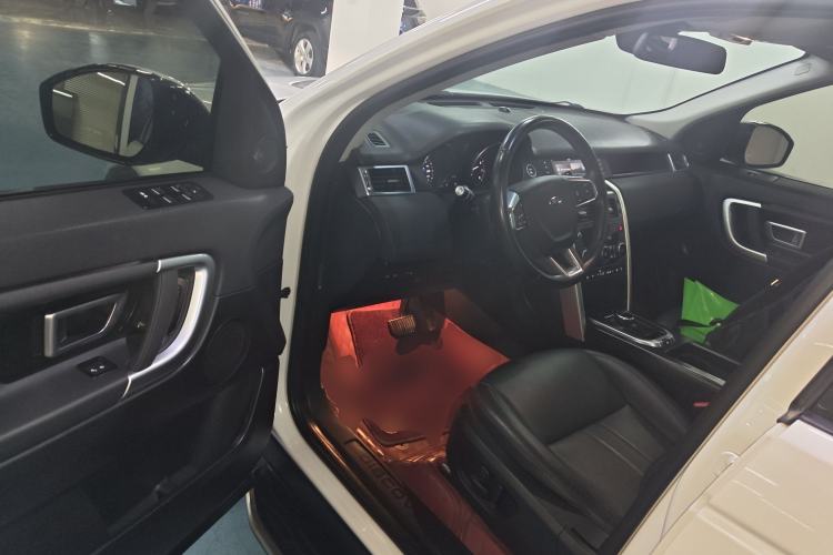 Used Land Rover Discovery Sport 2019 240 PS SE Version China VI Standard Driver Seat