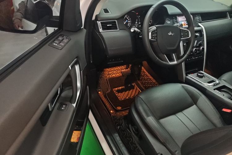 Used Land Rover Discovery Sport 2019 240 PS SE Version China VI Standard Driver Seat