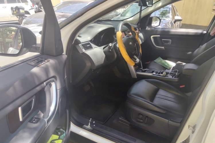 Used Land Rover Discovery Sport 2019 240 PS SE Version China VI Standard Driver Seat