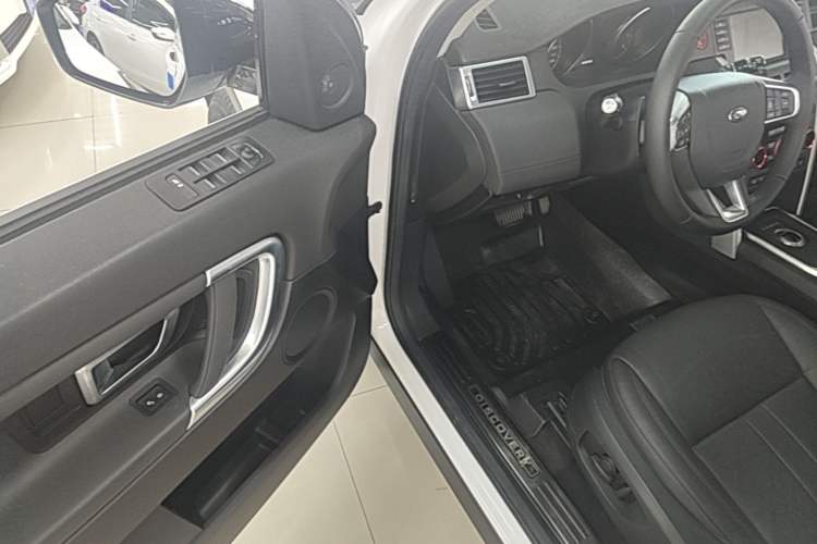 Used Land Rover Discovery Sport 2019 240 PS SE Version China VI Standard Driver Seat
