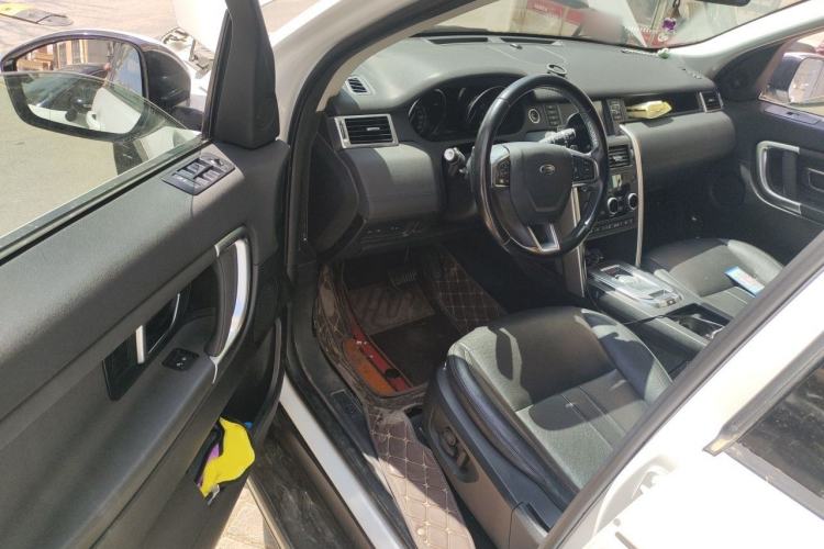 Used Land Rover Discovery Sport 2019 240 PS SE Version China VI Standard Driver Seat
