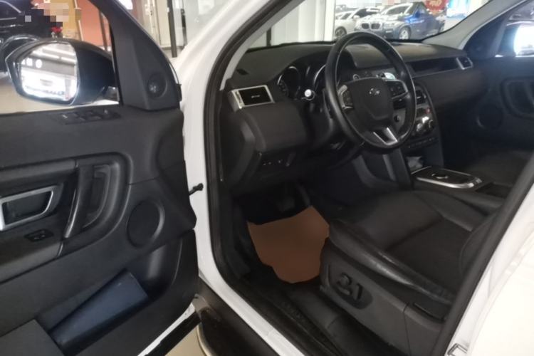 Used Land Rover Discovery Sport 2019 240 PS PURE Edition China VI Standard Driver Seat