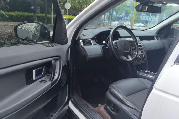 Used Land Rover Discovery Sport 2019 240 PS PURE Edition China V Standard Driver Seat