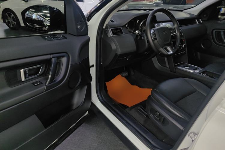 Used Land Rover Discovery Sport 2019 240 PS PURE Edition China VI Standard Driver Seat