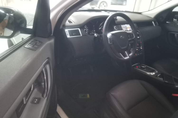 Used Land Rover Discovery Sport 2019 200PS PURE Edition China V Standard Driver Seat