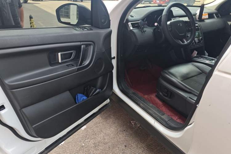 Used Land Rover Discovery Sport 2019 240 PS PURE Edition China V Standard Driver Seat