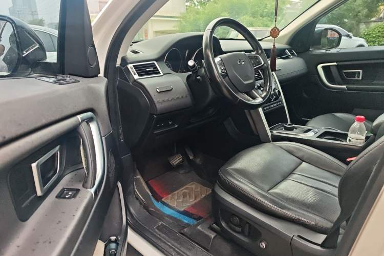 Used Land Rover Discovery Sport 2019 240 PS SE Version China VI Standard Driver Seat