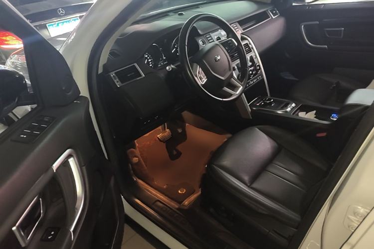 Used Land Rover Discovery Sport 2019 240 PS SE Version China VI Standard Driver Seat