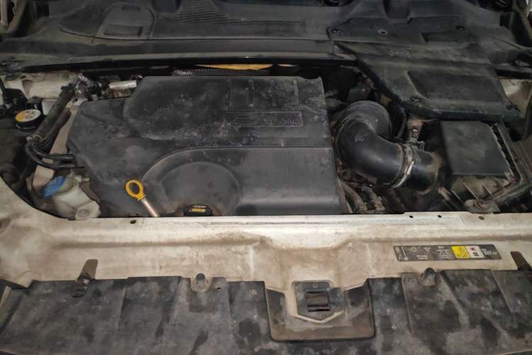 Used Land Rover Discovery Sport 2019 240 PS SE Version China V Standard Engine Bay