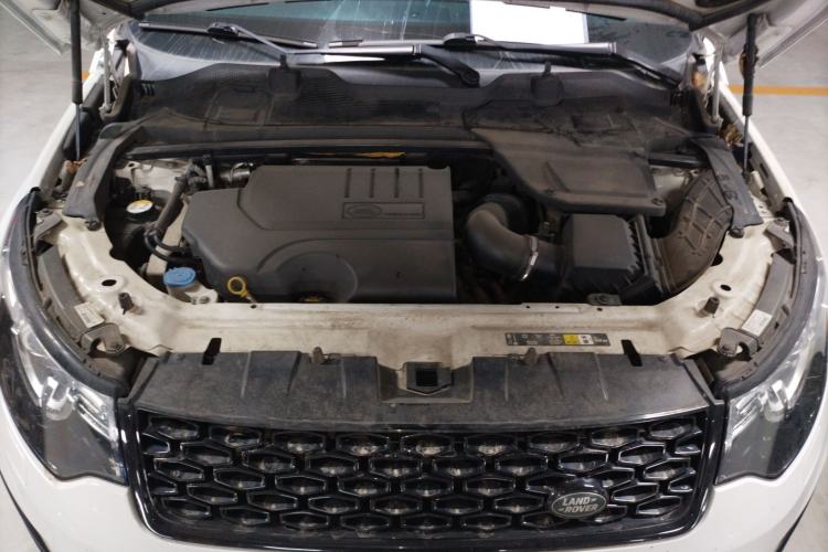 Used Land Rover Discovery Sport 2019 240 PS SE Dynamic Version China VI Standard Engine Bay