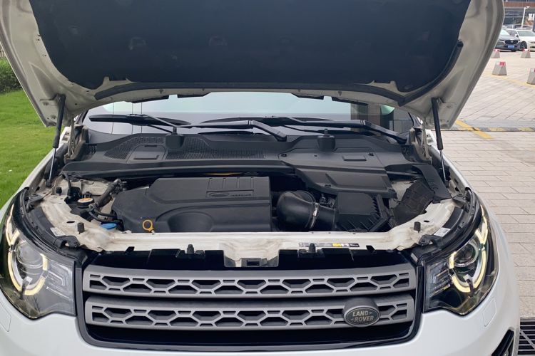 Used Land Rover Discovery Sport 2019 240 PS PURE Edition China VI Standard Engine Bay