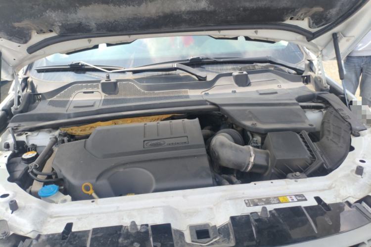 Used Land Rover Discovery Sport 2019 200PS PURE Edition China VI Standard Engine Bay