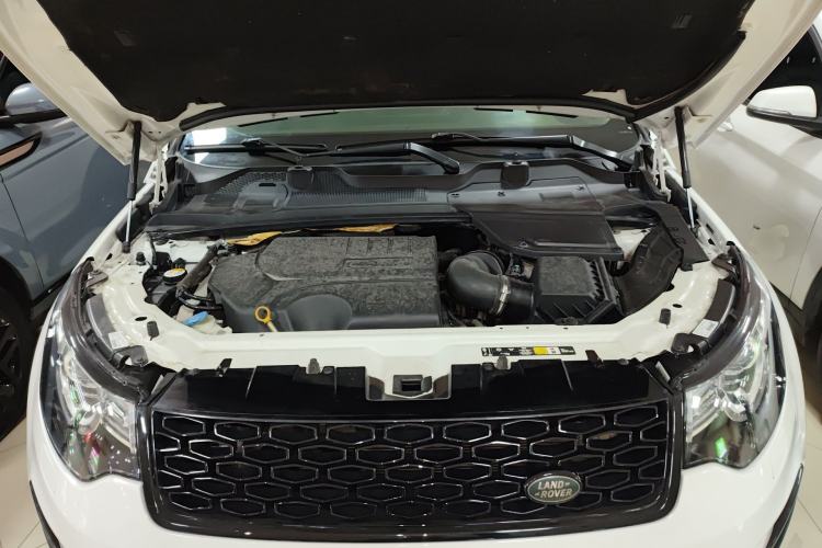 Used Land Rover Discovery Sport 2019 240 PS SE Dynamic Version China V Standard Engine Bay