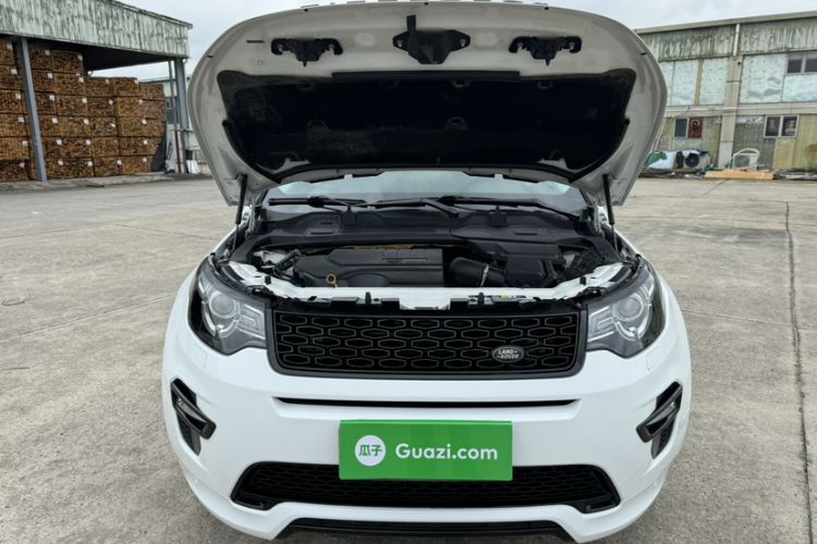 Used Land Rover Discovery Sport 2019 240 PS SE Dynamic Version China VI Standard Engine Bay