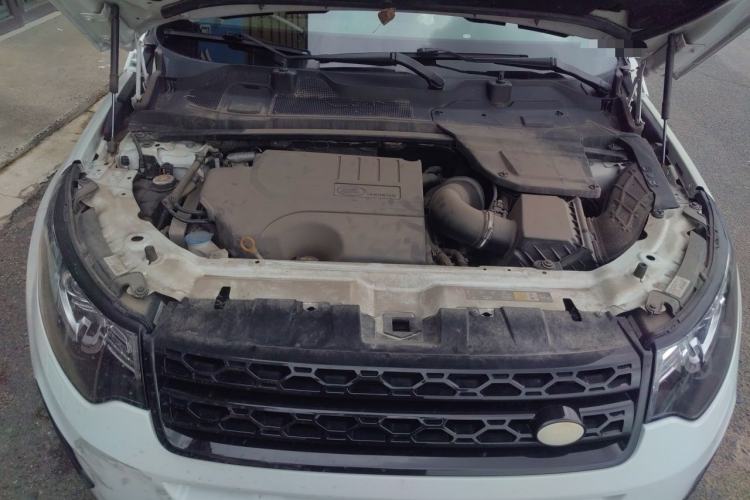 Used Land Rover Discovery Sport 2019 240 PS PURE Edition China VI Standard Engine Bay