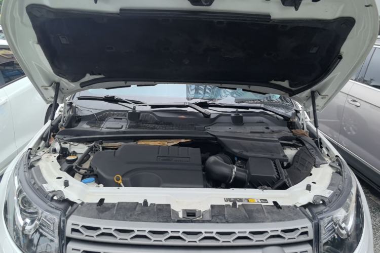 Used Land Rover Discovery Sport 2019 240 PS PURE Edition China V Standard Engine Bay