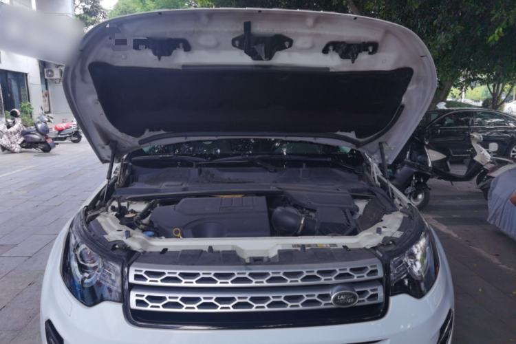 Used Land Rover Discovery Sport 2019 240 PS HSE Version China V Standard Engine Bay