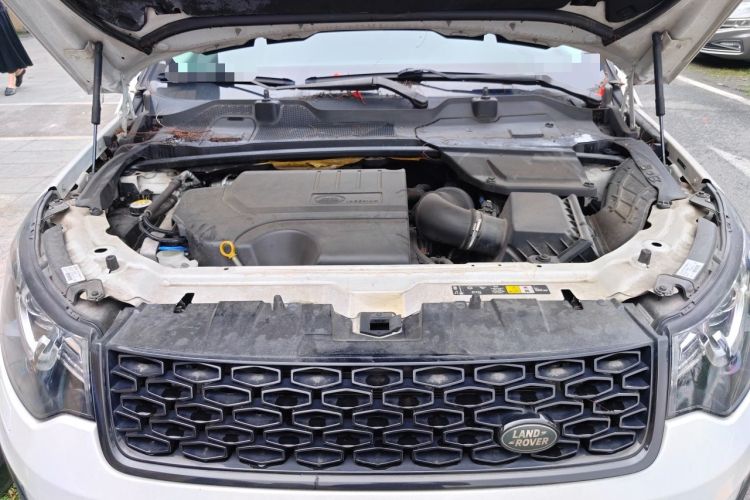 Used Land Rover Discovery Sport 2019 240 PS SE Dynamic Version China VI Standard Engine Bay