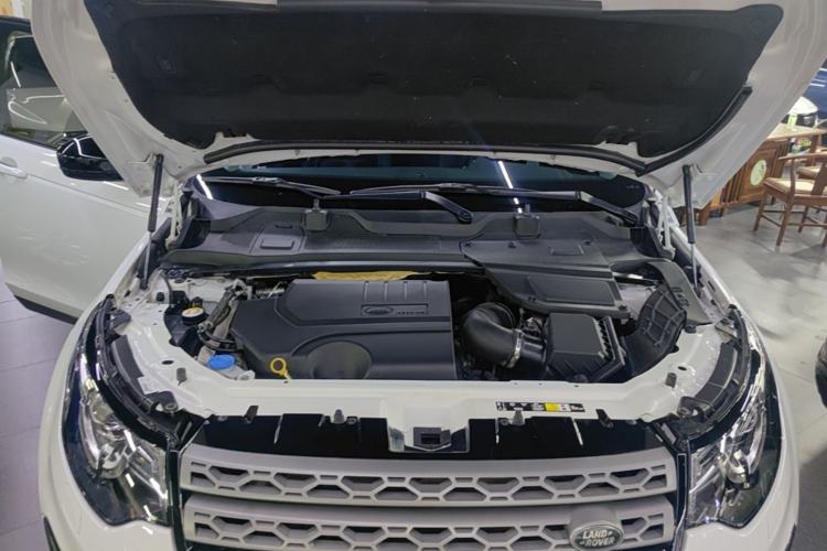 Used Land Rover Discovery Sport 2019 240 PS PURE Edition China VI Standard Engine Bay