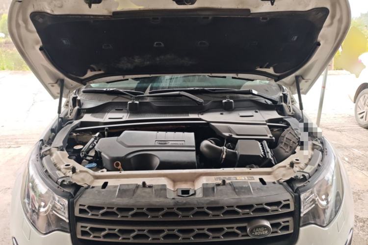 Used Land Rover Discovery Sport 2019 240 PS SE Version China V Standard Engine Bay