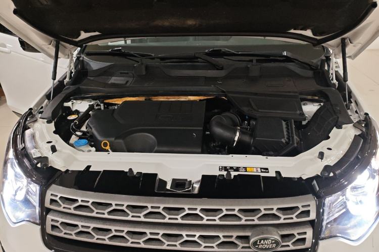 Used Land Rover Discovery Sport 2019 240 PS PURE Edition China VI Standard Engine Bay