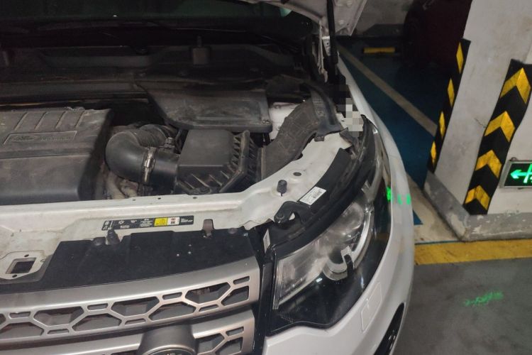 Used Land Rover Discovery Sport 2019 240 PS SE Version China VI Standard Engine Bay Left