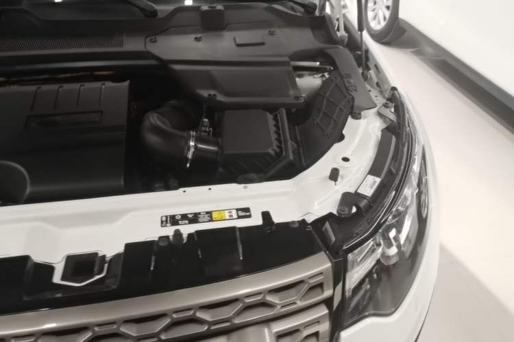 Used Land Rover Discovery Sport 2019 240 PS SE Version China VI Standard Engine Bay Left