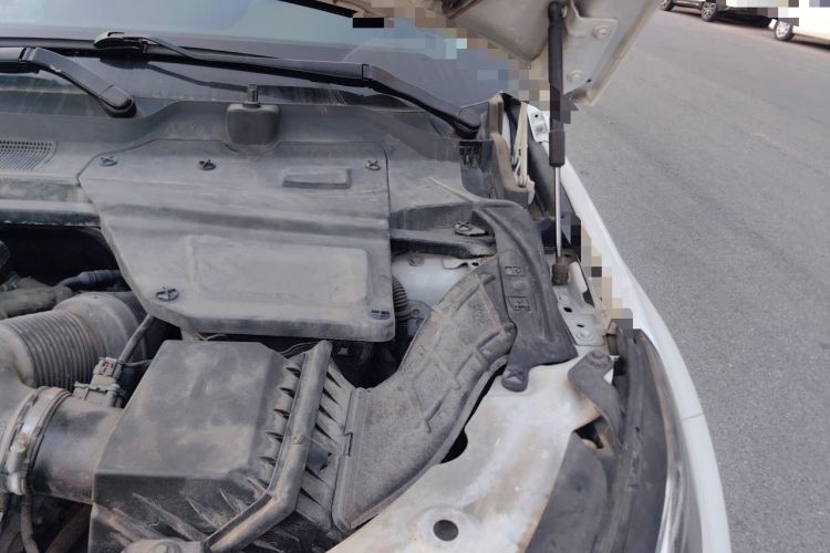 Used Land Rover Discovery Sport 2019 240 PS SE Version China VI Standard Engine Bay Left